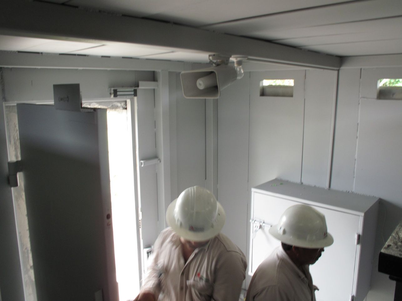 Equipo BLINSA durante una instalación